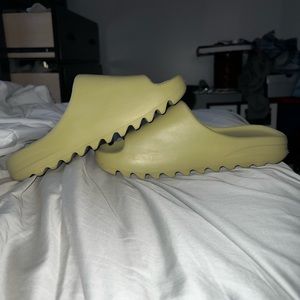 *SOLD* Yeezy Slide Resin Size 10 *SOLD*